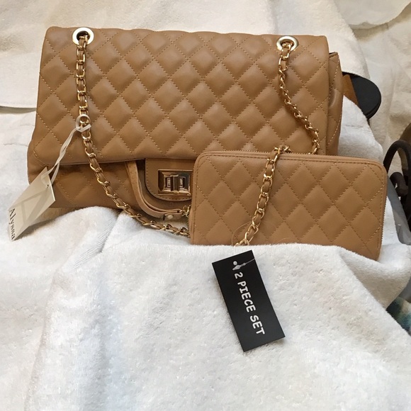 DESIGNER INSPIRED QUILTED TAN  SHOULDER BAG, NWT - Picture 2 of 8
